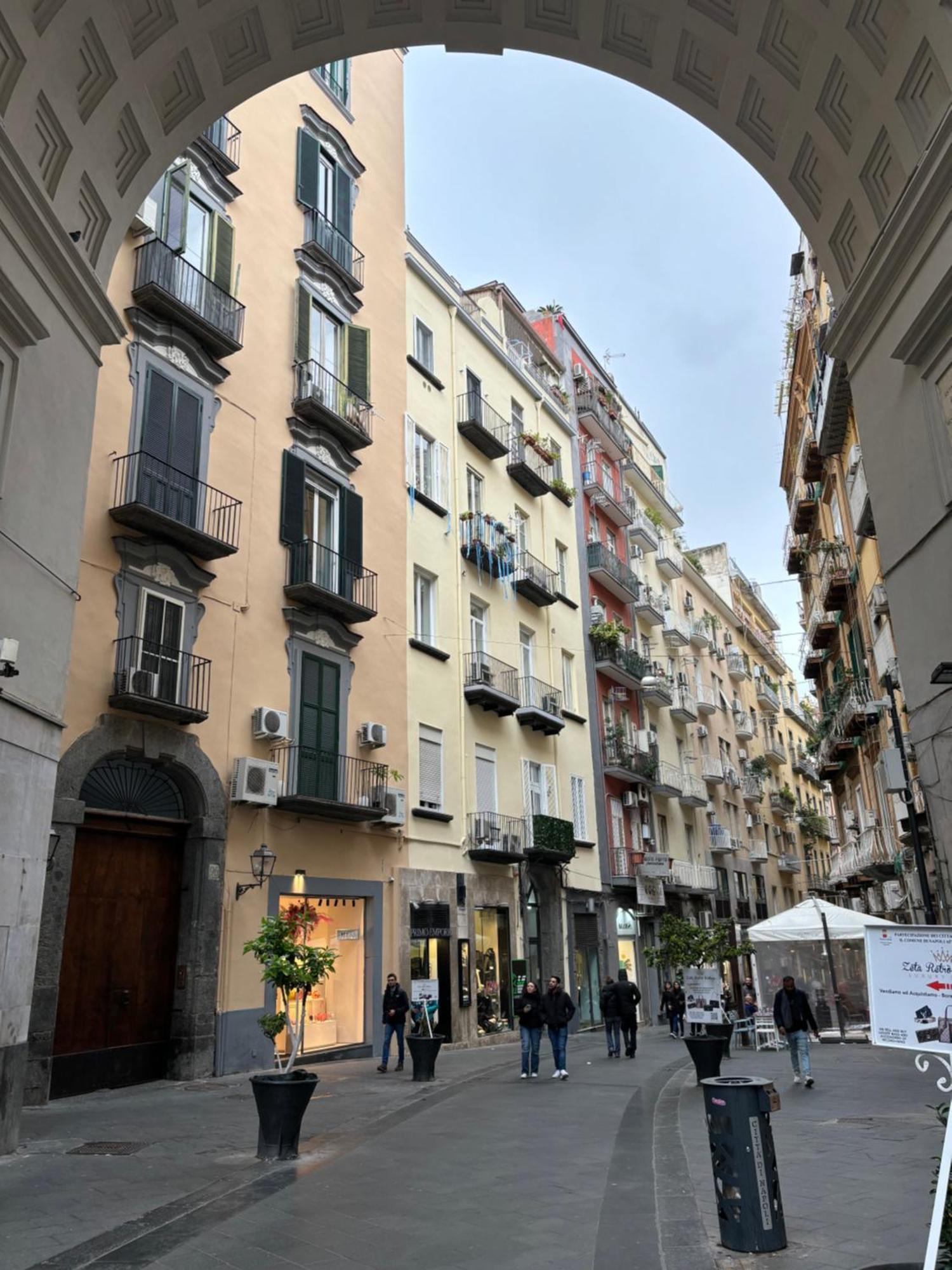 Napoliforever Chiaia Apartment Exterior photo