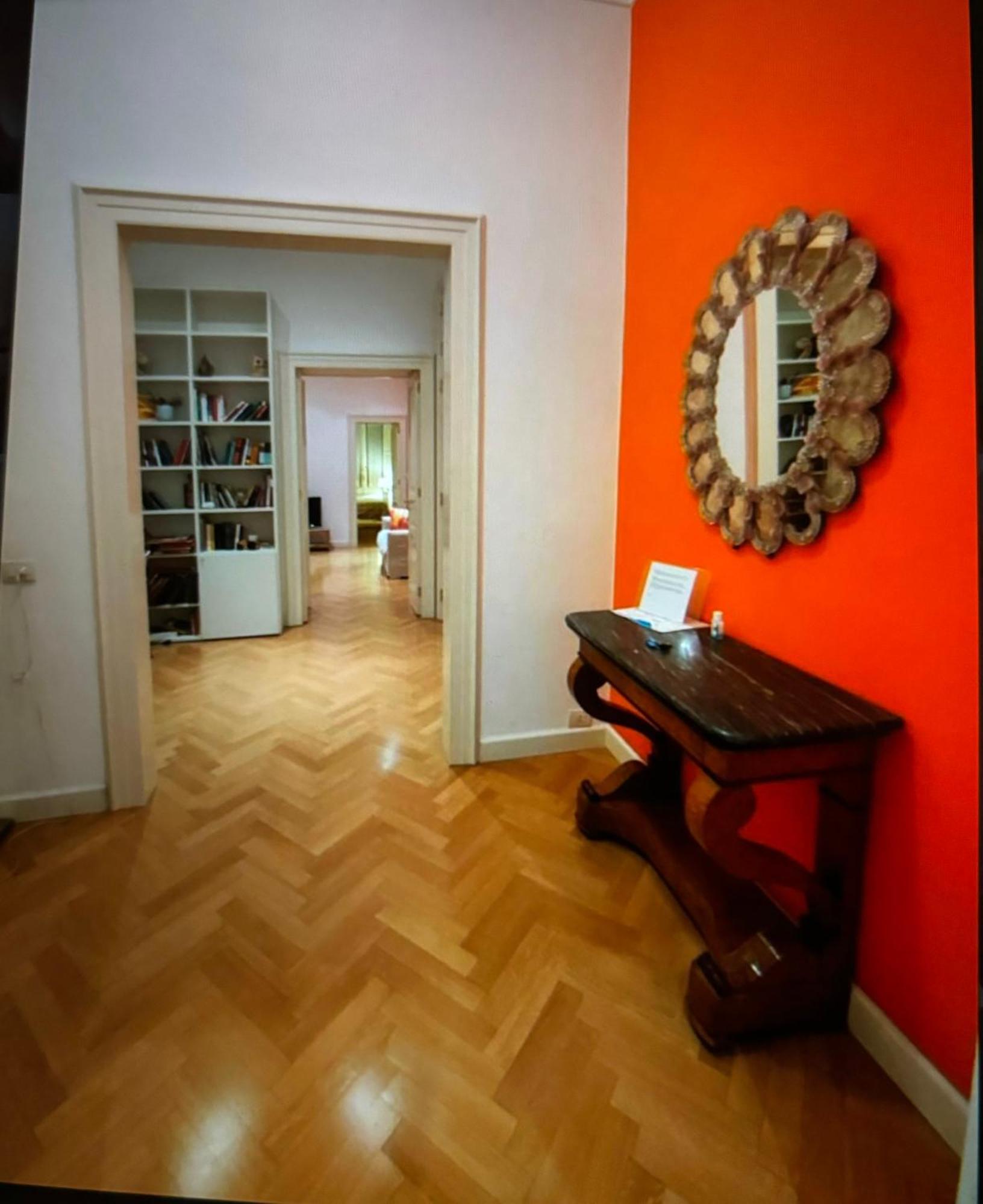 Napoliforever Chiaia Apartment Exterior photo